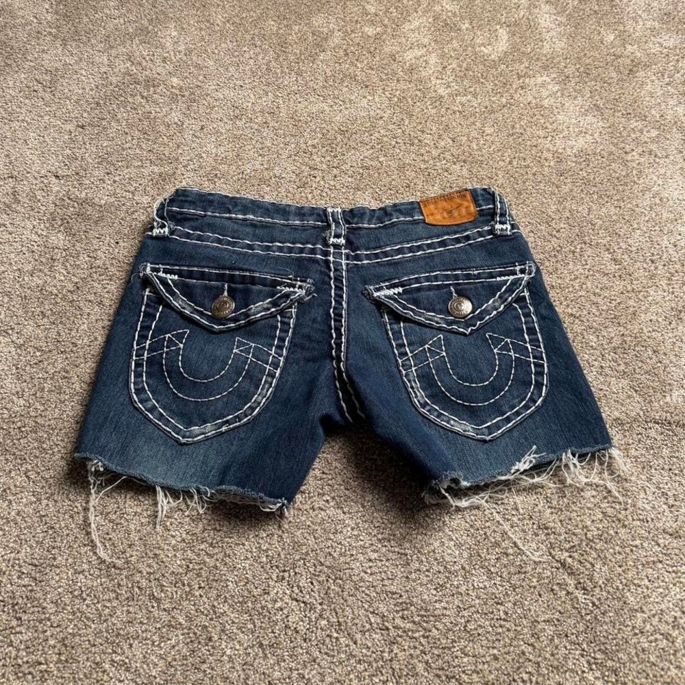TRUE RELIGION MADE IN USA "BILLY SUPER T" CUT OFF SHORTS